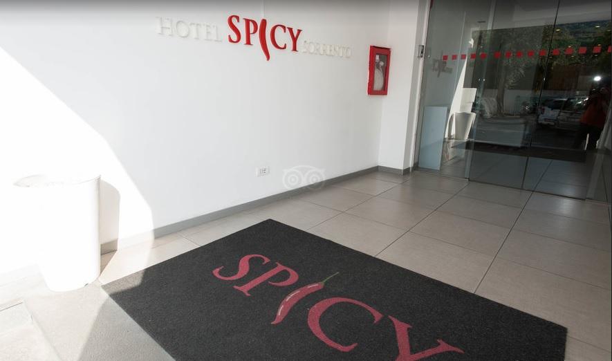 Hotel Spicy Сорренто Экстерьер фото